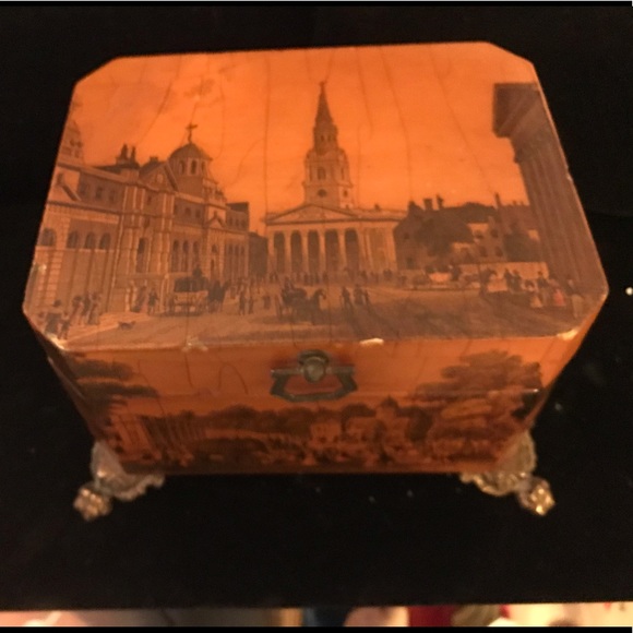 Collectible Box ❤️ - Picture 2 of 8